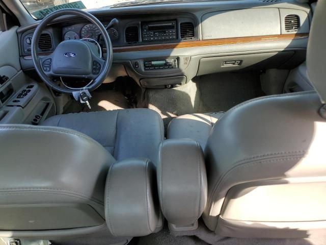 2003 Ford Crown Victoria LX