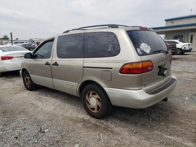 2000 Toyota Sienna LE