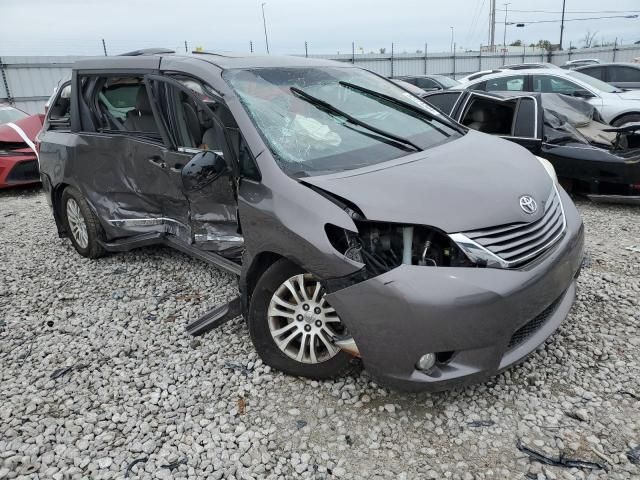 2016 Toyota Sienna XLE