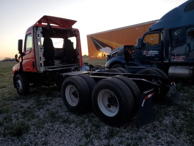 2019 Freightliner Cascadia 126