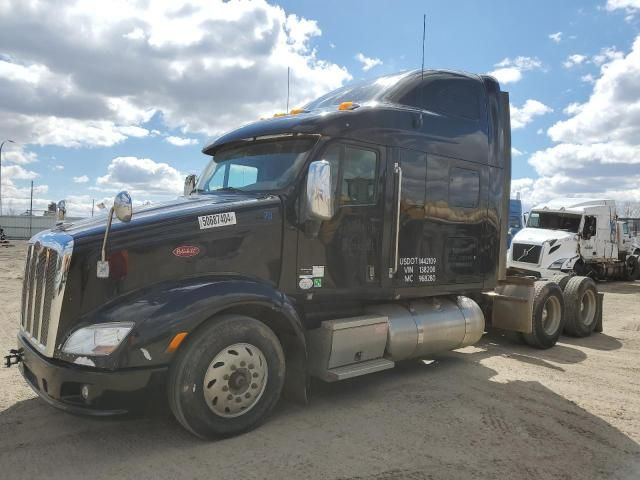 2012 Peterbilt 587