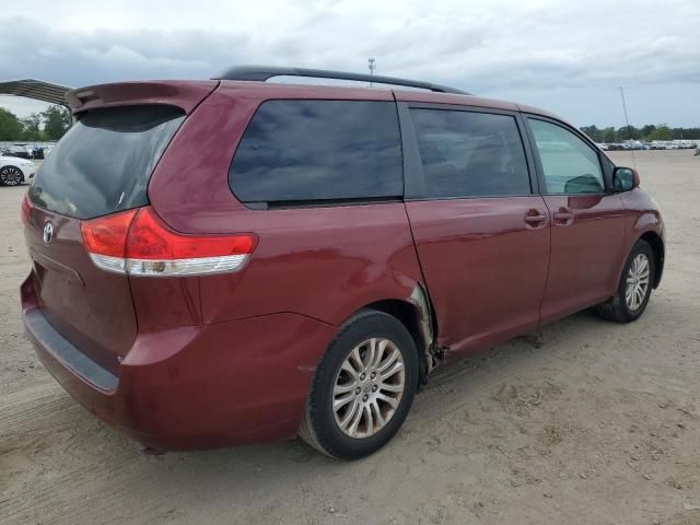 2011 Toyota Sienna XLE