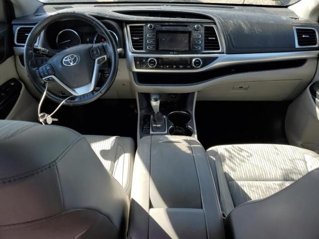 2015 Toyota Highlander LE