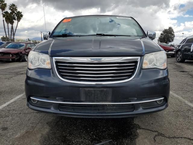 2013 Chrysler Town & Country Touring L