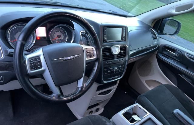 2012 Chrysler Town & Country Touring