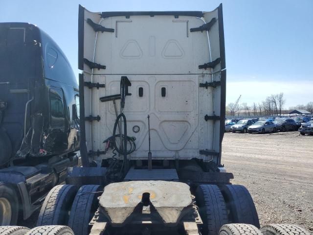 2018 Freightliner Cascadia 125