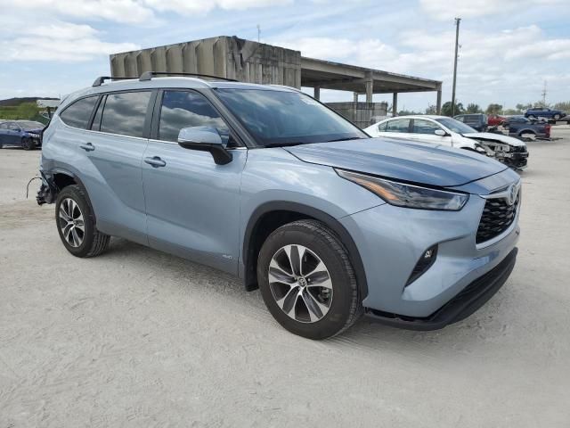 2023 Toyota Highlander Hybrid XLE