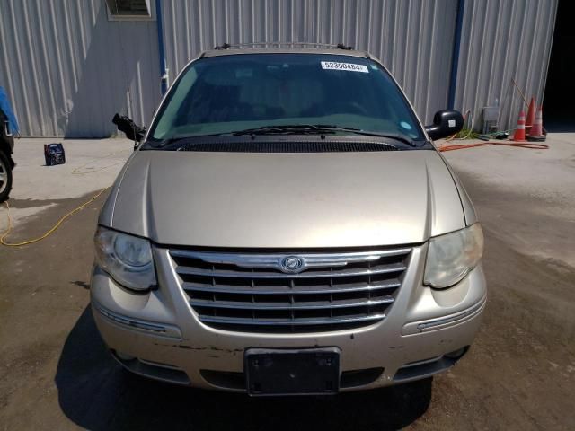 2005 Chrysler Town & Country Limited