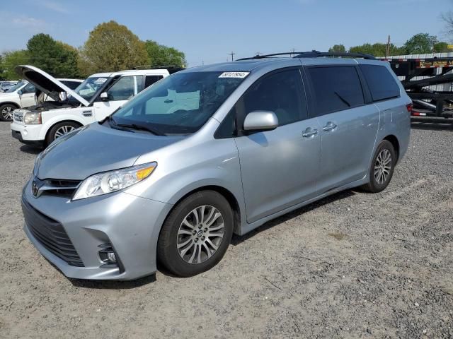 2019 Toyota Sienna XLE