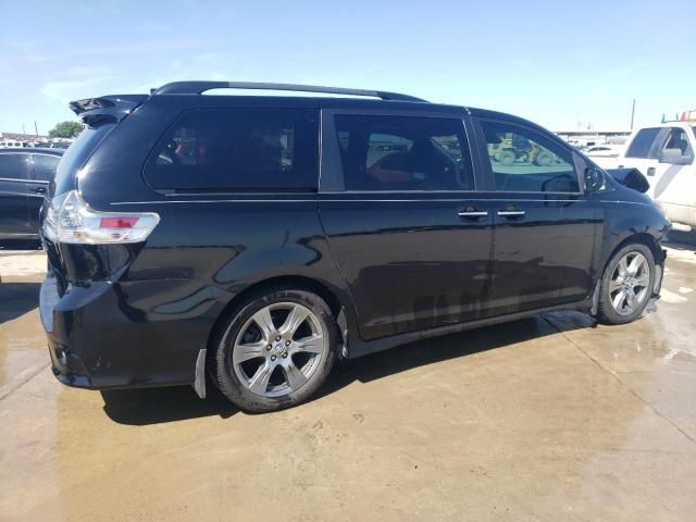 2018 Toyota Sienna SE