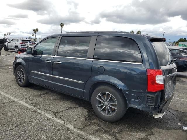 2013 Chrysler Town & Country Touring L