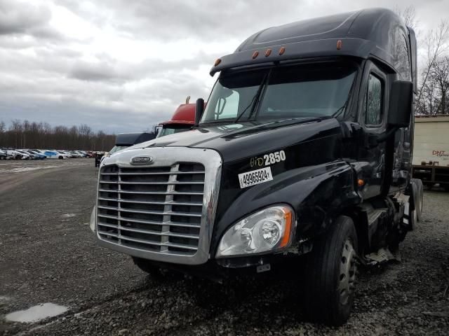 2015 Freightliner Cascadia 125