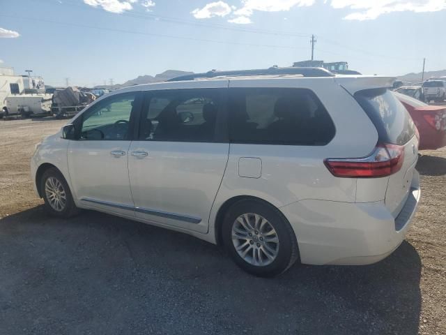 2017 Toyota Sienna XLE