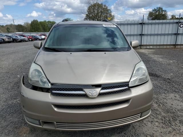 2004 Toyota Sienna XLE