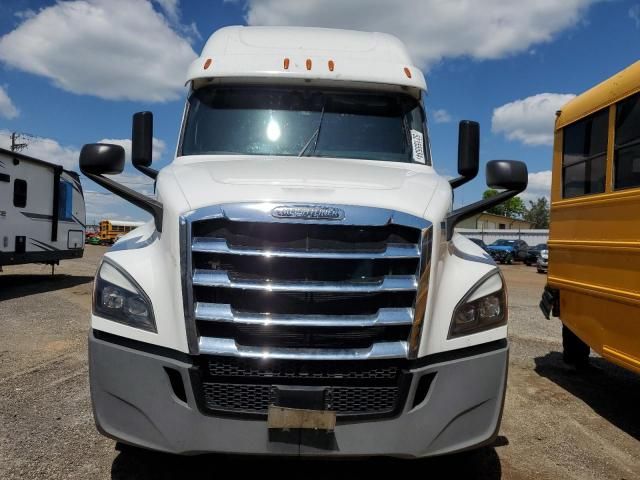 2020 Freightliner Cascadia 126