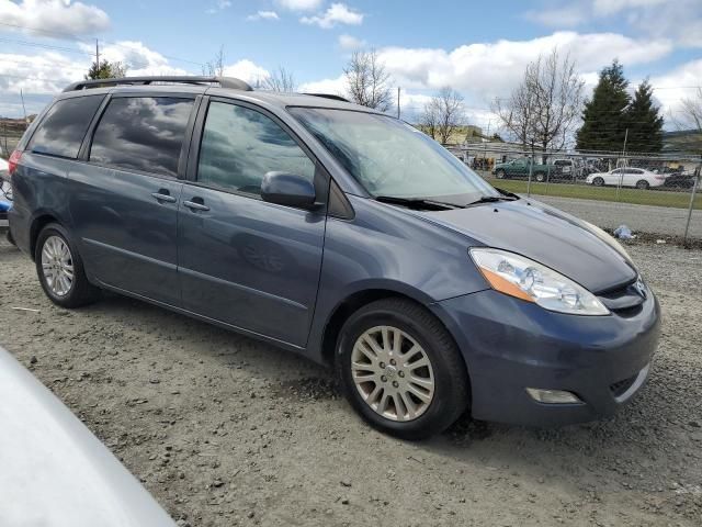 2010 Toyota Sienna XLE