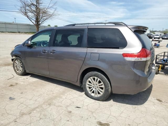 2011 Toyota Sienna XLE