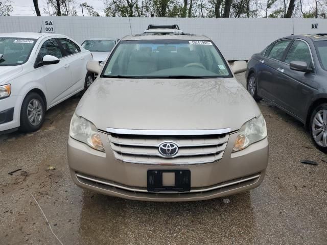 2005 Toyota Avalon XL