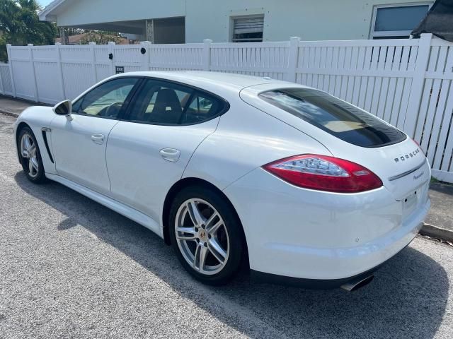 2013 Porsche Panamera 2