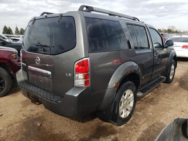 2005 Nissan Pathfinder LE