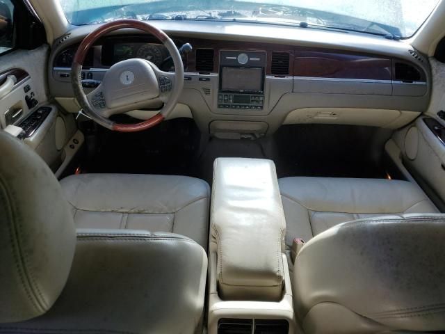 2004 Lincoln Town Car Ultimate