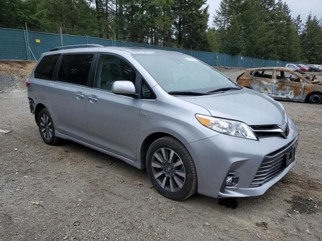 2018 Toyota Sienna XLE