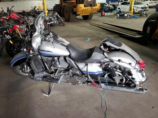 2009 Harley-Davidson FLHTCUSE4