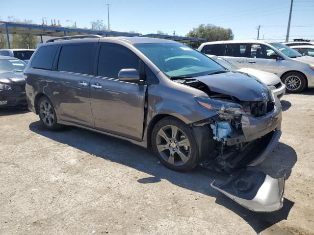 2015 Toyota Sienna Sport