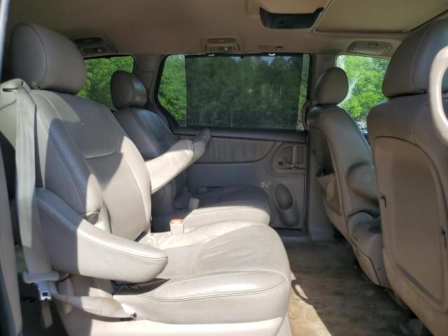 2005 Toyota Sienna XLE