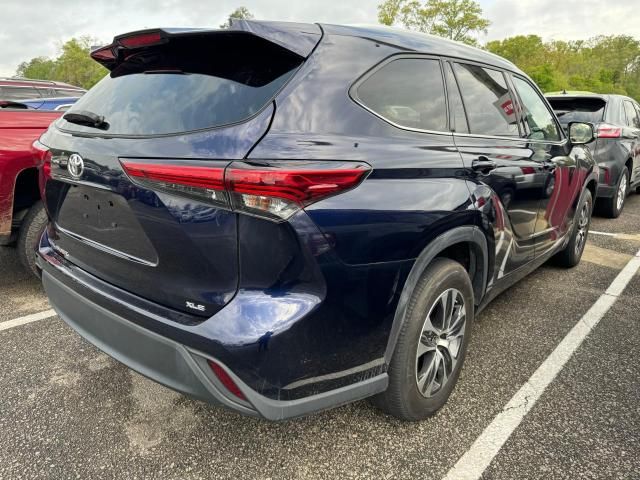 2022 Toyota Highlander XLE