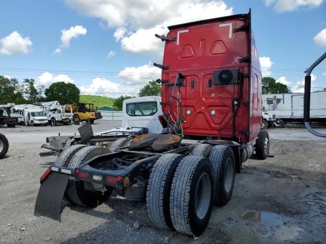 2022 Freightliner Cascadia 126