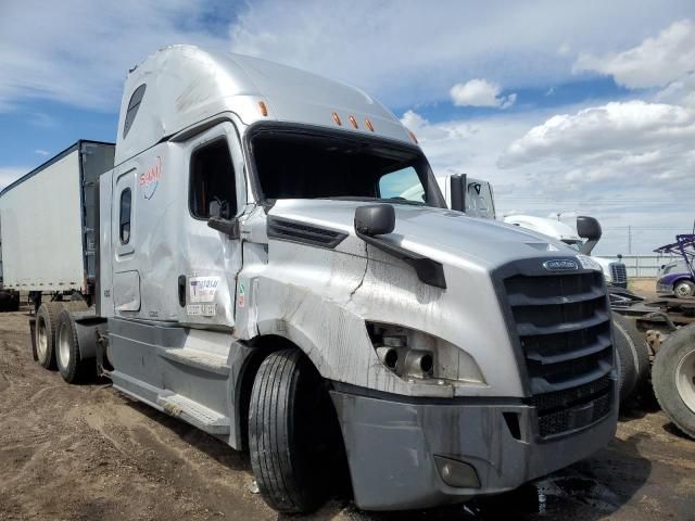 2020 Freightliner Cascadia 126