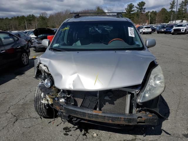 2010 Toyota Sienna XLE