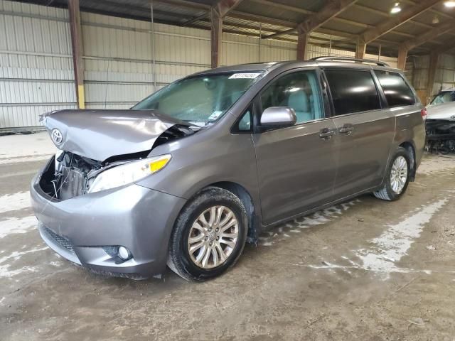 2013 Toyota Sienna XLE