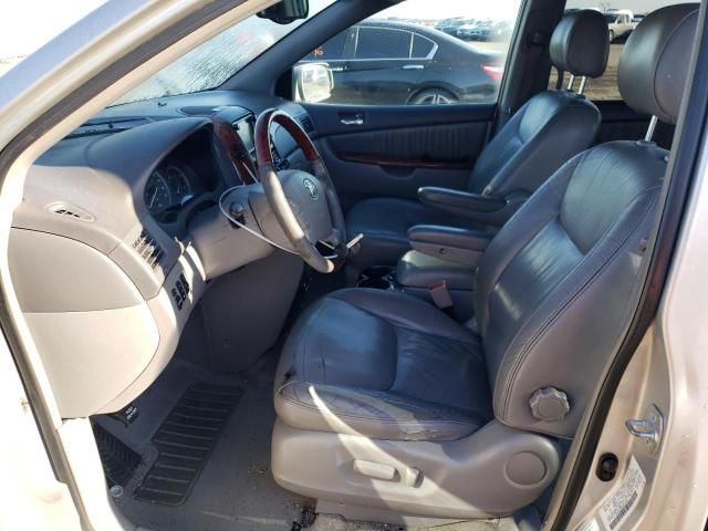 2004 Toyota Sienna XLE