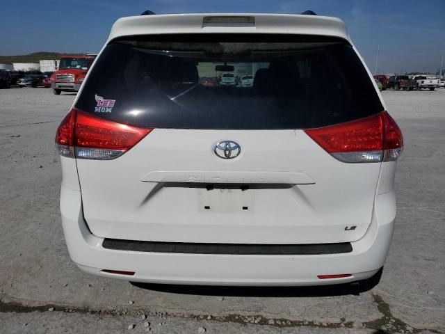 2011 Toyota Sienna LE