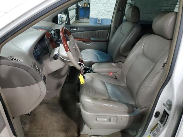 2005 Toyota Sienna XLE