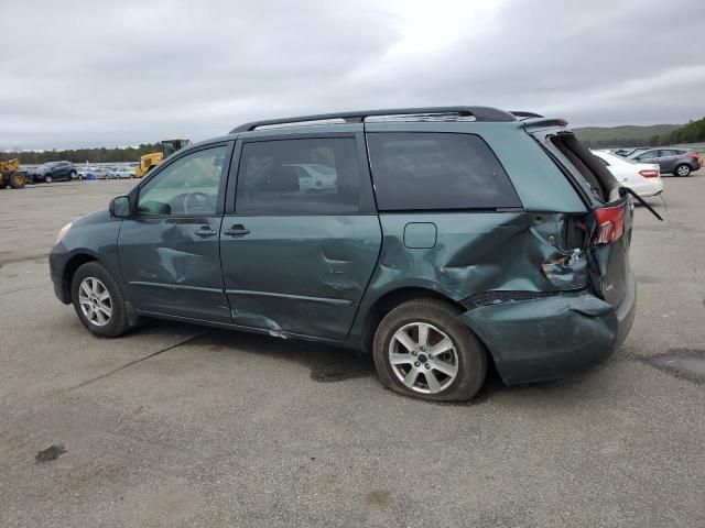 2004 Toyota Sienna CE