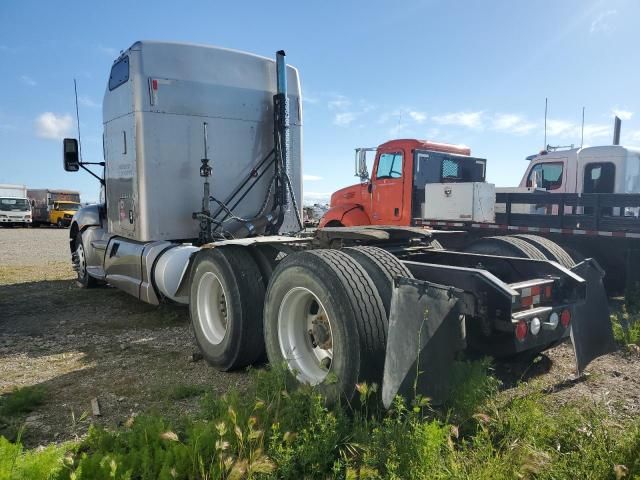 2013 Kenworth Construction T660