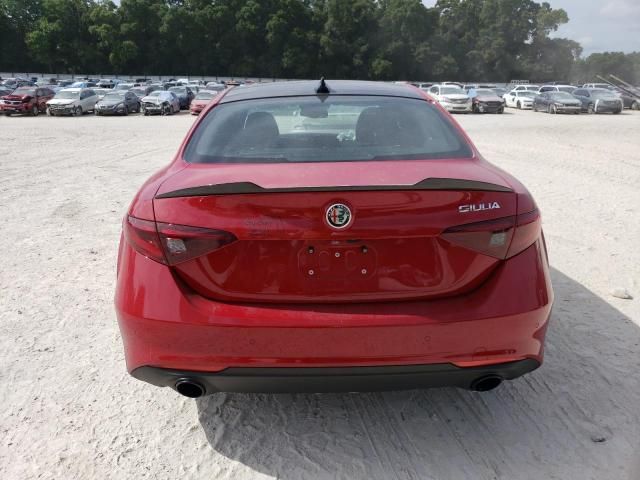 2022 Alfa Romeo Giulia Super