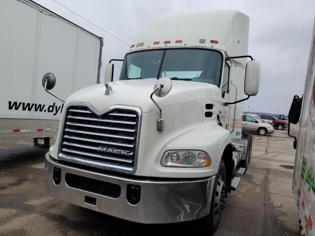 2015 Mack 600 CXU600