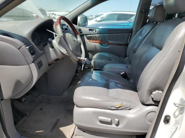 2004 Toyota Sienna XLE