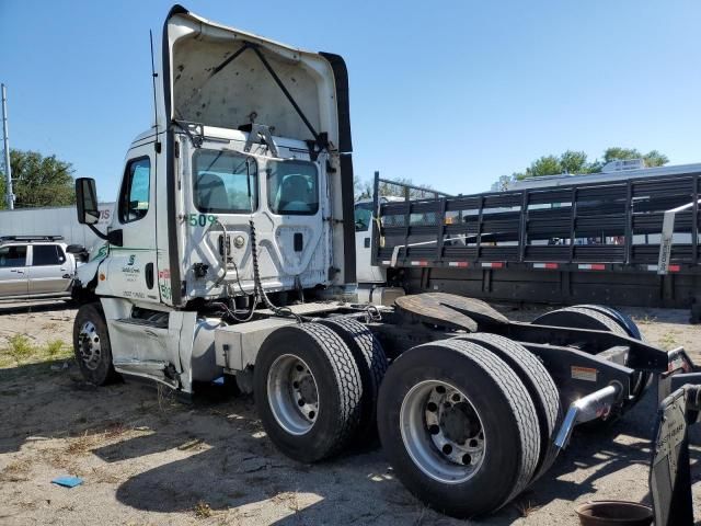 2016 Freightliner Cascadia 125