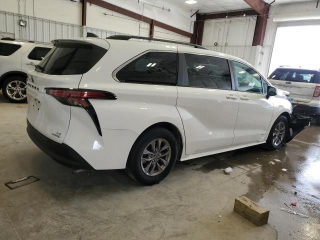 2021 Toyota Sienna LE