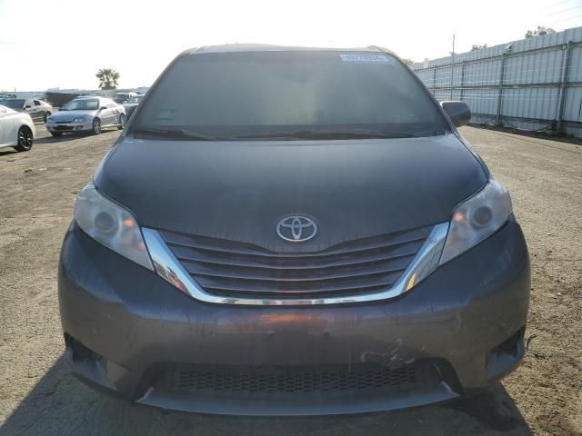 2015 Toyota Sienna LE