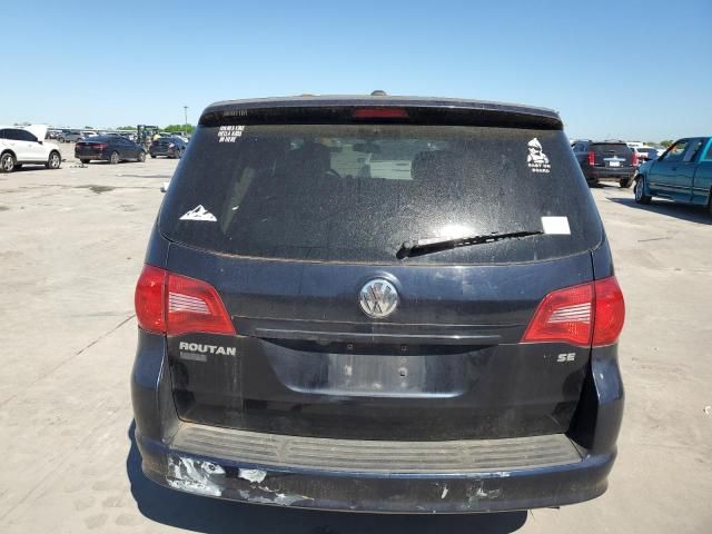 2010 Volkswagen Routan SE