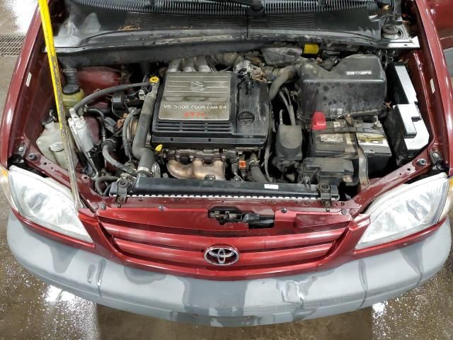 2001 Toyota Sienna LE