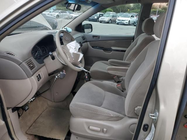 2004 Toyota Sienna CE