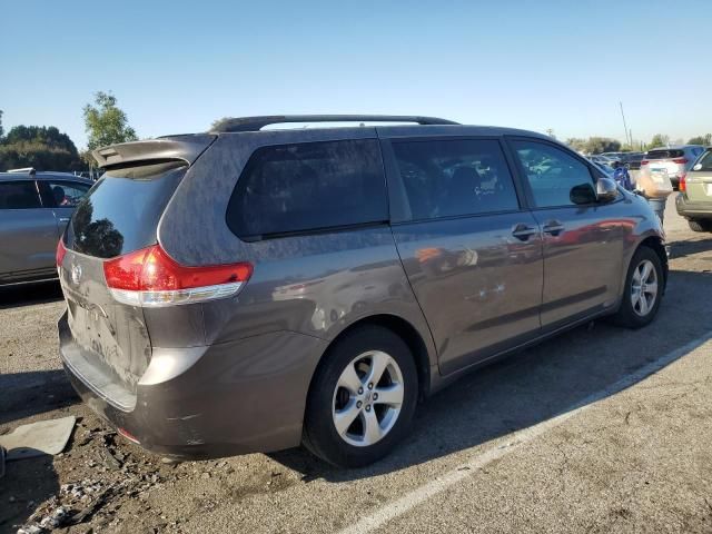 2014 Toyota Sienna LE