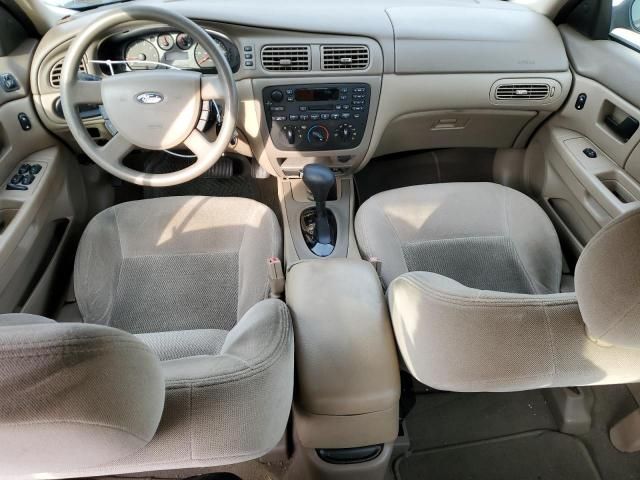 2004 Ford Taurus SE